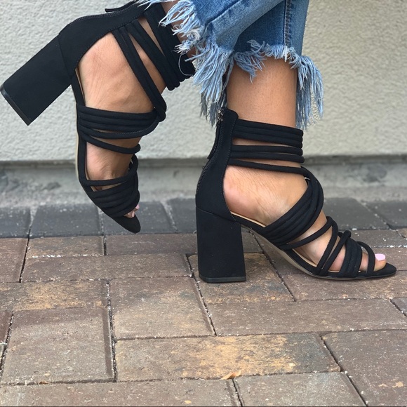 NIB Black Block Chunky Heel Chord Straps Pupm - Picture 5 of 7